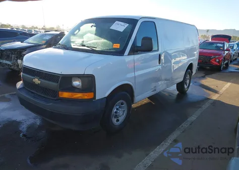 2017 Chevrolet Express 2500 Work Van z USA, uszkodzony, nr VIN 1GCWGAFF4H1326784